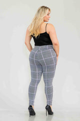 Wholesale Womens Plus Size Treggings With Zipper Pocket Trim - Black, White, Mauve Plaid