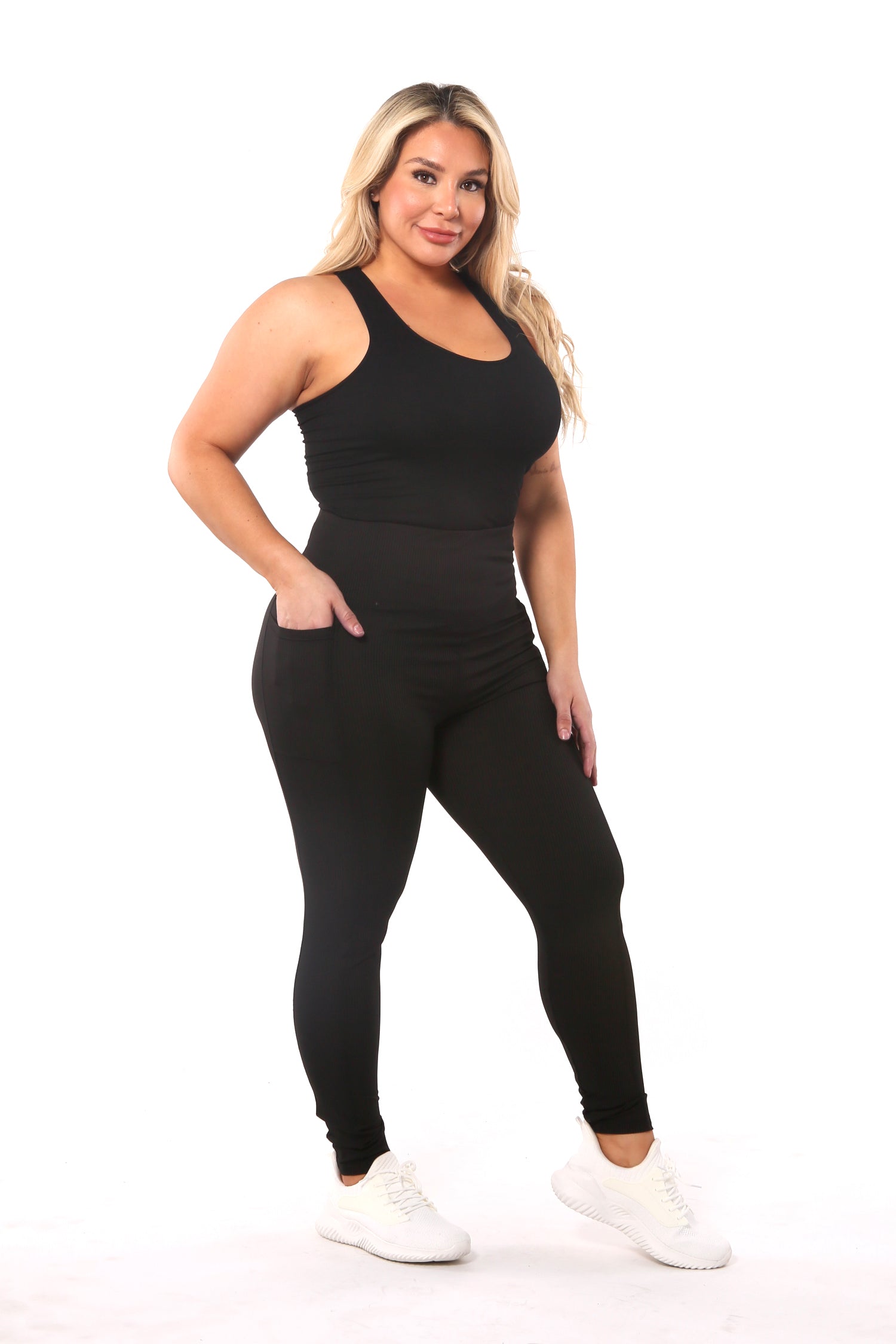 https://sngapparelinc.com/cdn/shop/files/wholesale-womens-high-waist-rib-knit-leggings-with-side-pockets-black-sandg-apparel-6.jpg?v=1706599030